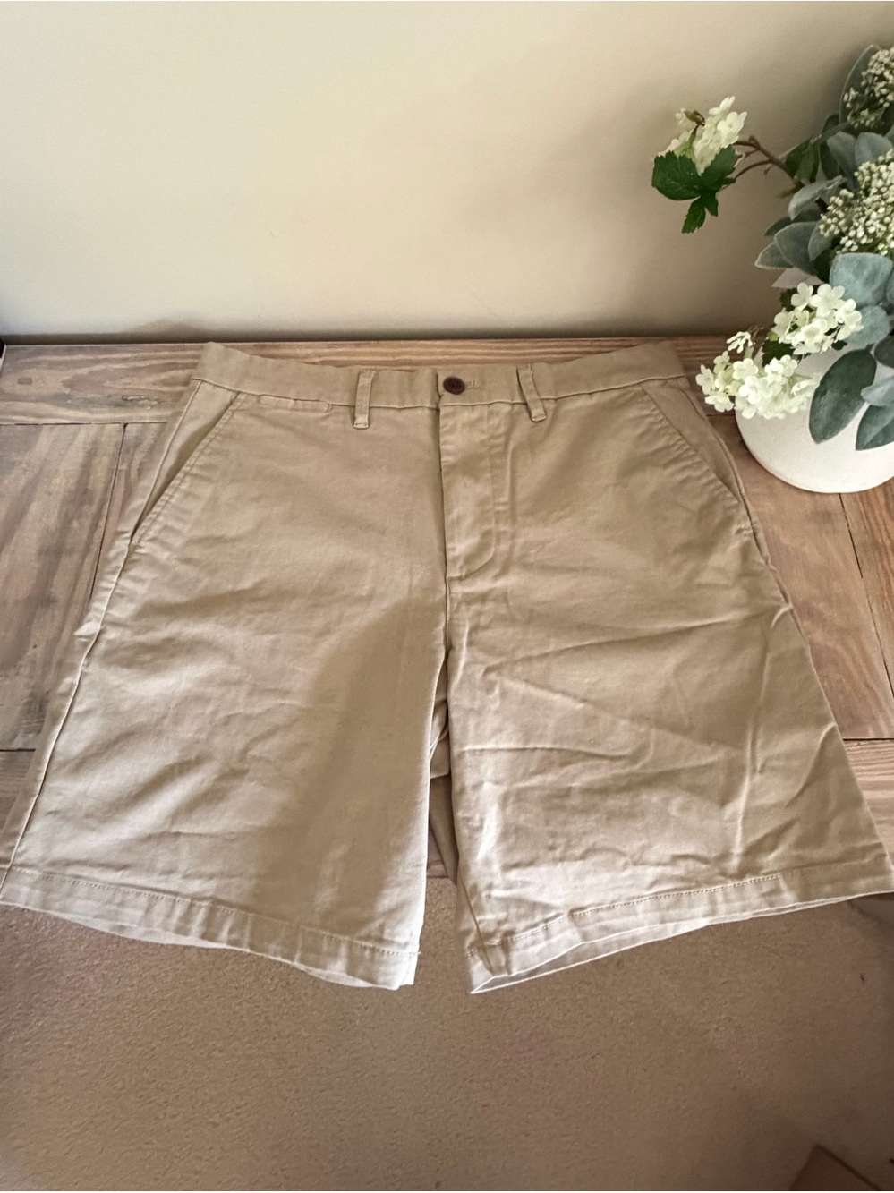 GAP Flat Front Classic Khaki Shorts 8” ☀️